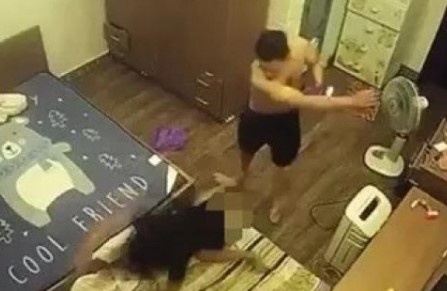 Bat ke lien quan vu nu chu tiem spa bi lot do, danh dap hinh anh