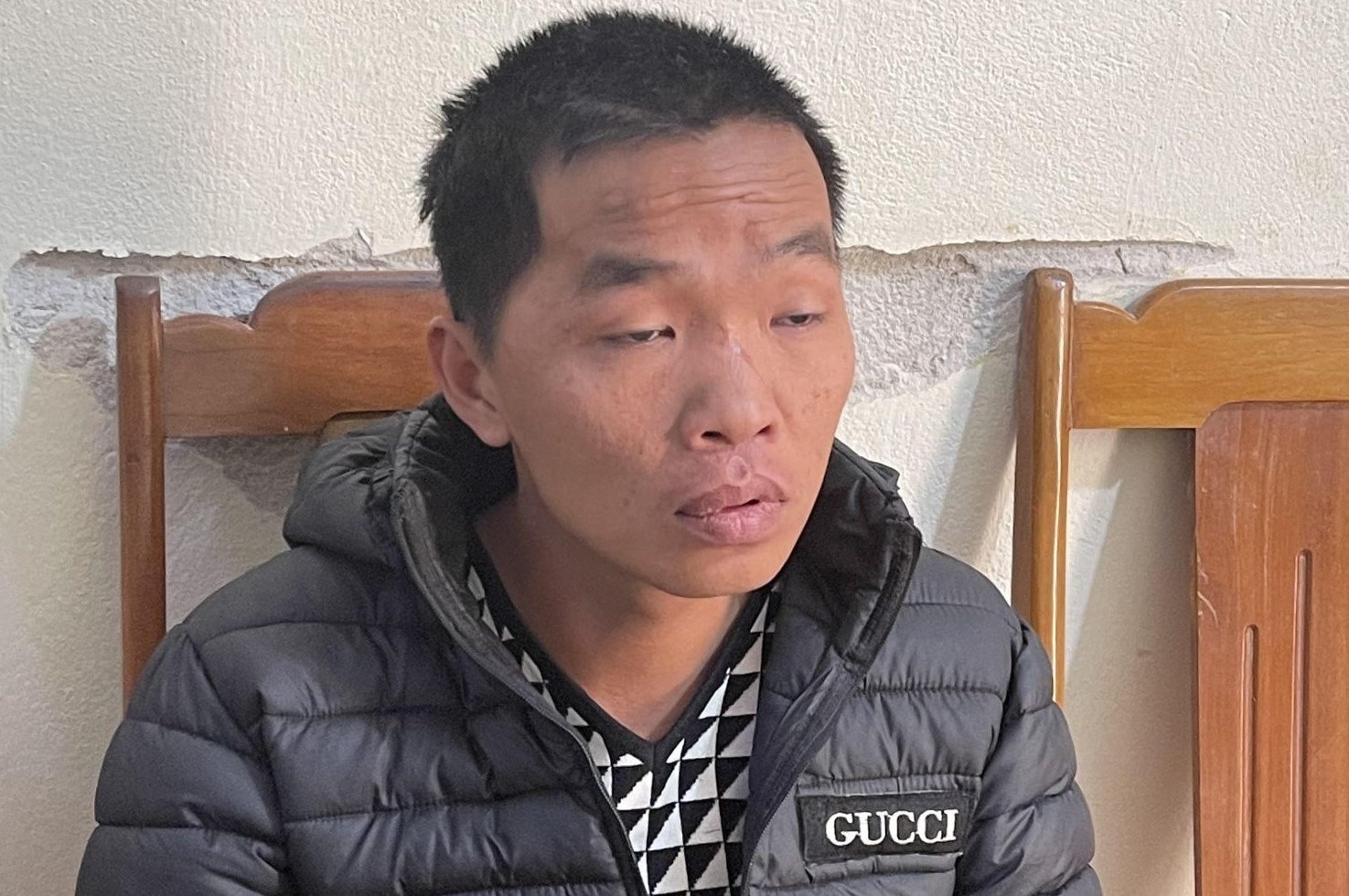 Nghich tu danh me vi khong cho ban nha hinh anh