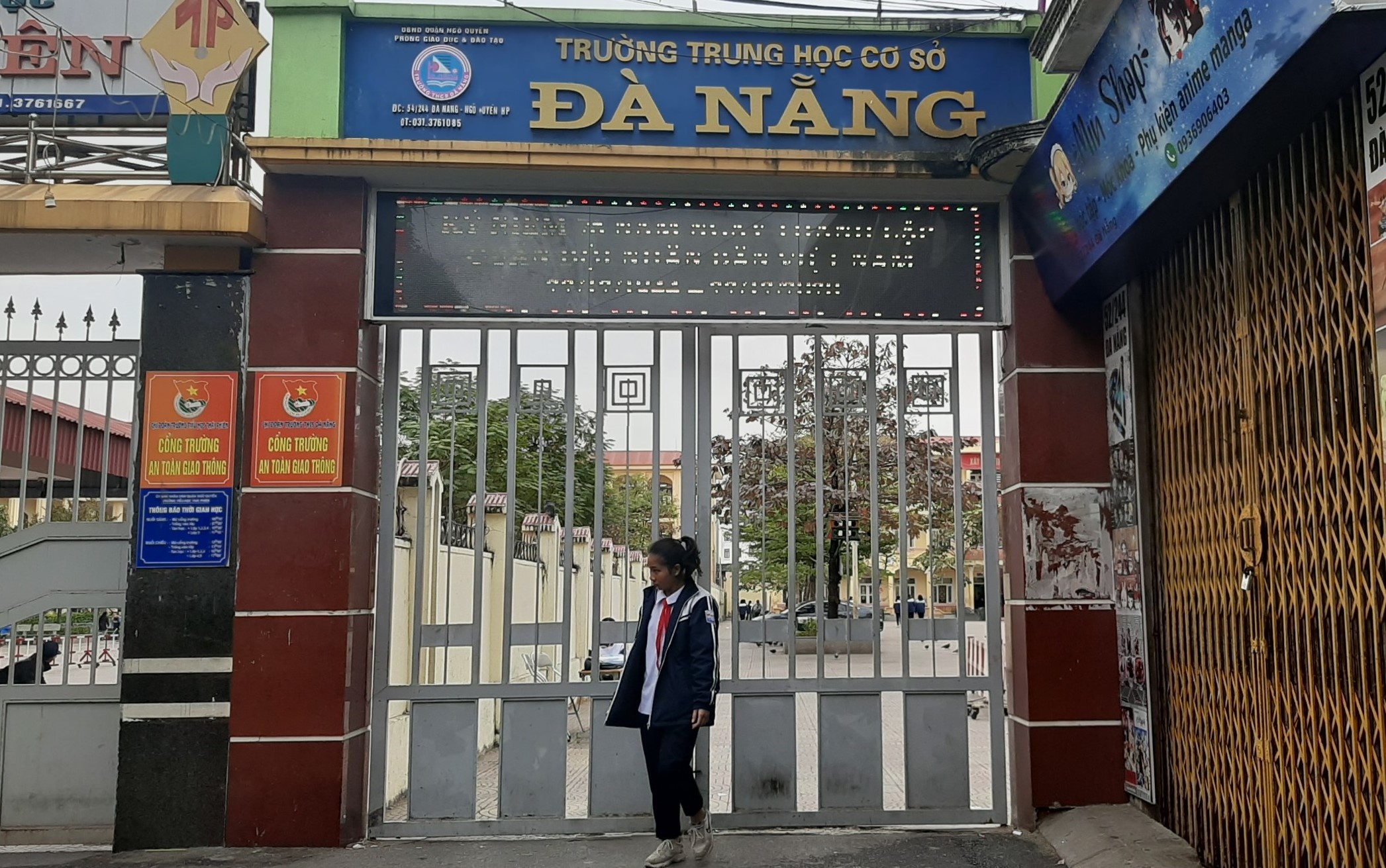 nam sinh bi dinh chi vi hut thuoc la anh 1