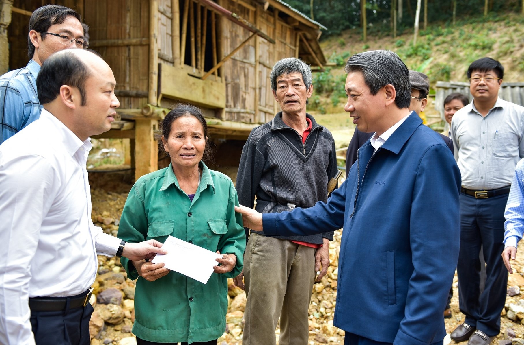 tuyen kenh 4.300 ty dut gay anh 8