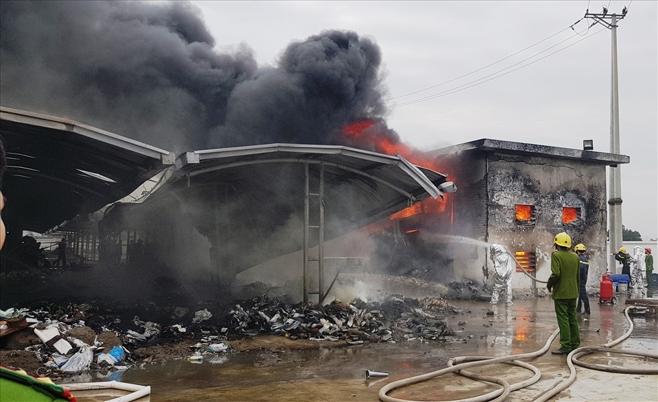 chay cong ty giay da anh 1