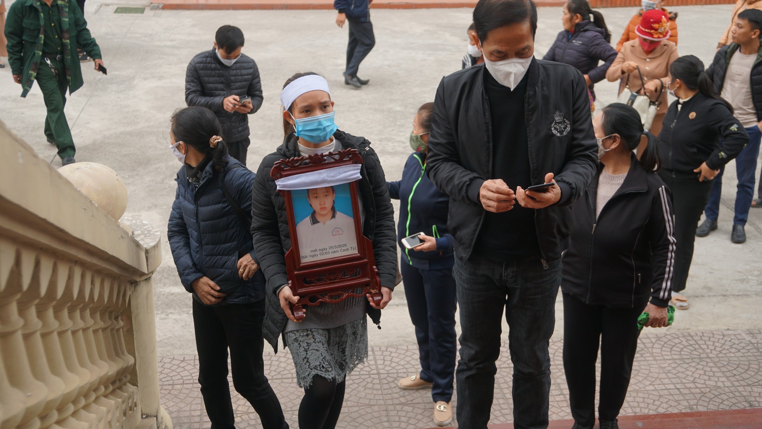 ke sat hai nu sinh 15 tuoi linh an anh 1