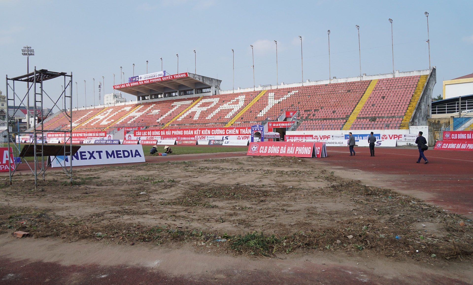 Dung trong rau, nuoi ga trong san Lach Tray hinh anh