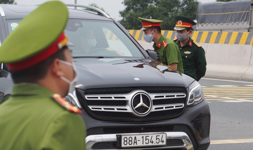 Hai Phong lap 8 chot kiem dich, dung dich vu karaoke hinh anh