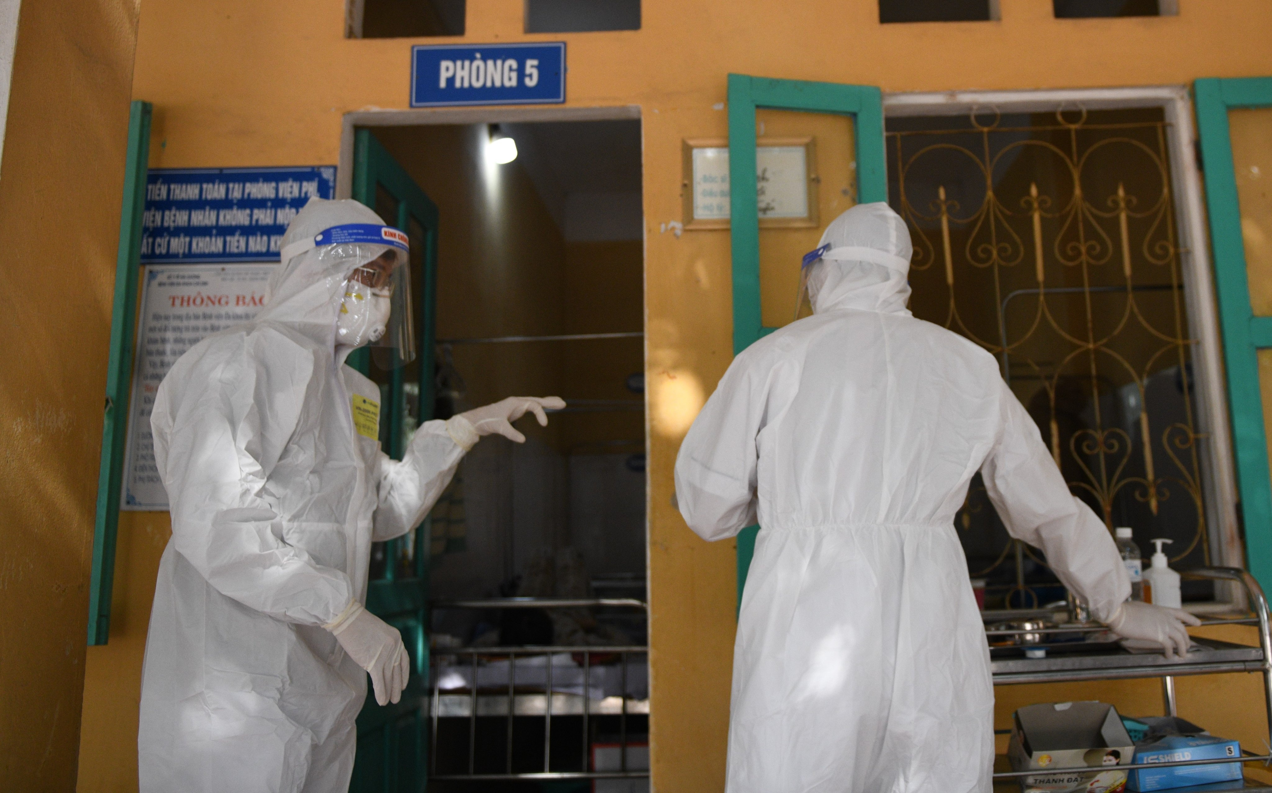 nhường chỗ cho bệnh viện dã chiến ảnh 5 nhuong cho cho benh vien da chien anh 5