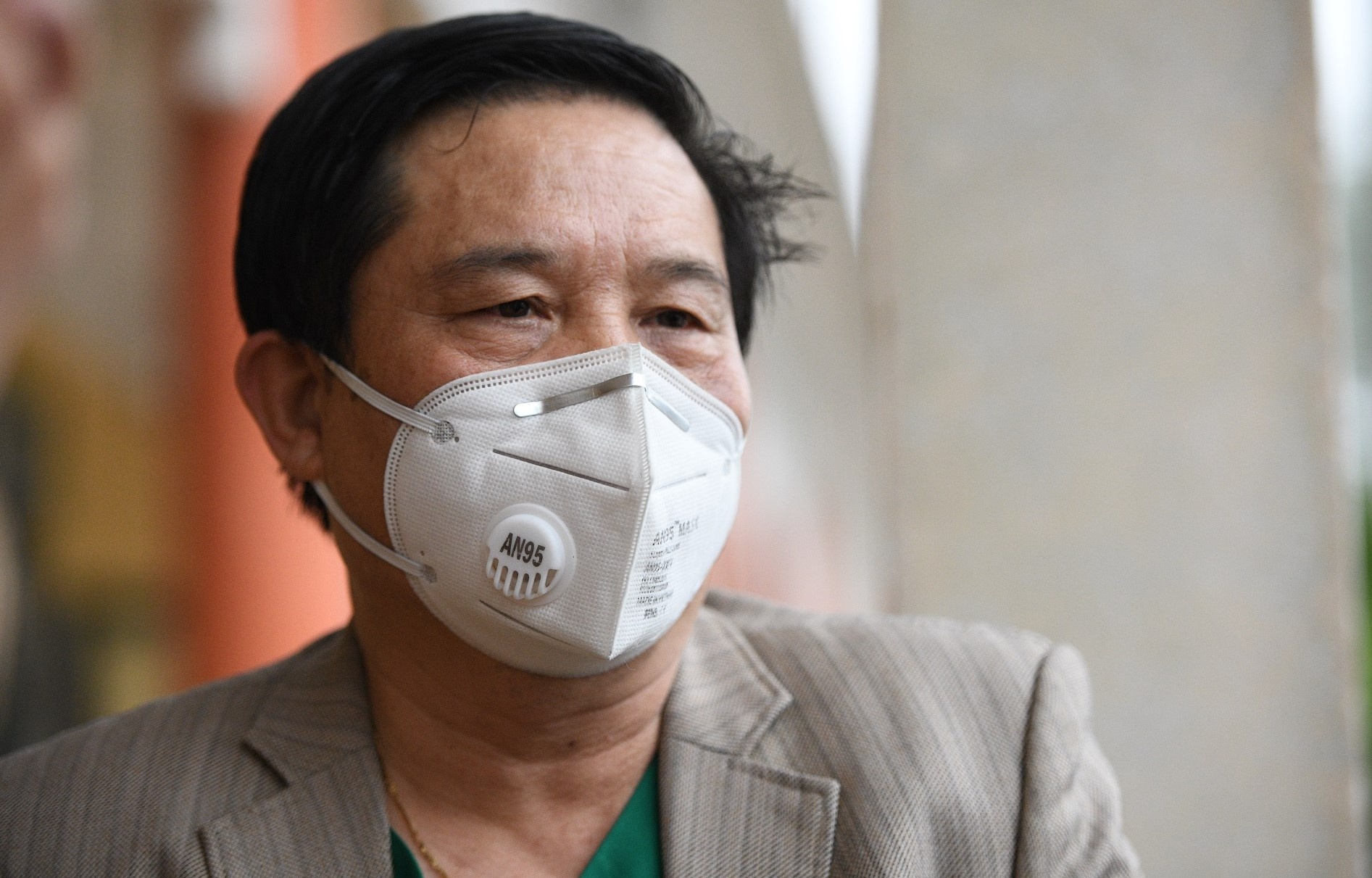 Cuoc di tan gan 200 benh nhan de nhuong cho cho benh vien da chien hinh anh