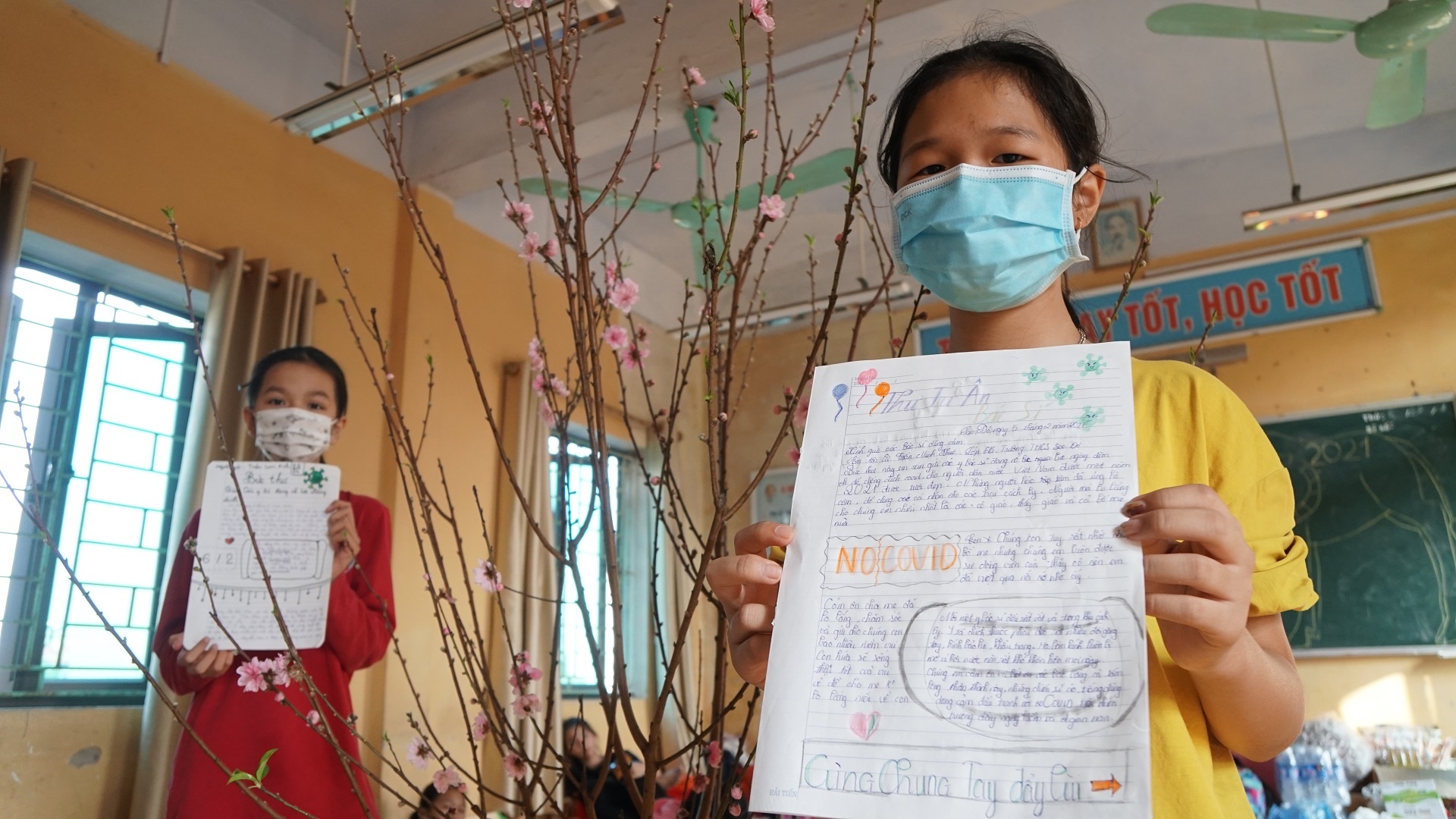 ngay Tet o khu cach ly hoc sinh anh 16