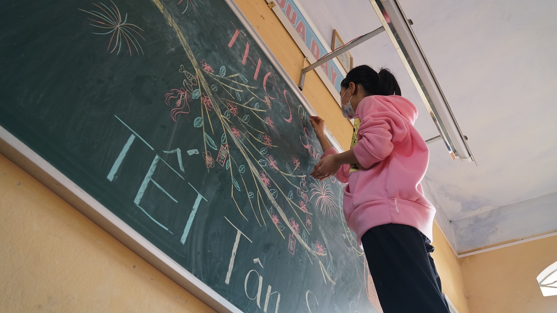 ngay Tet o khu cach ly hoc sinh anh 14