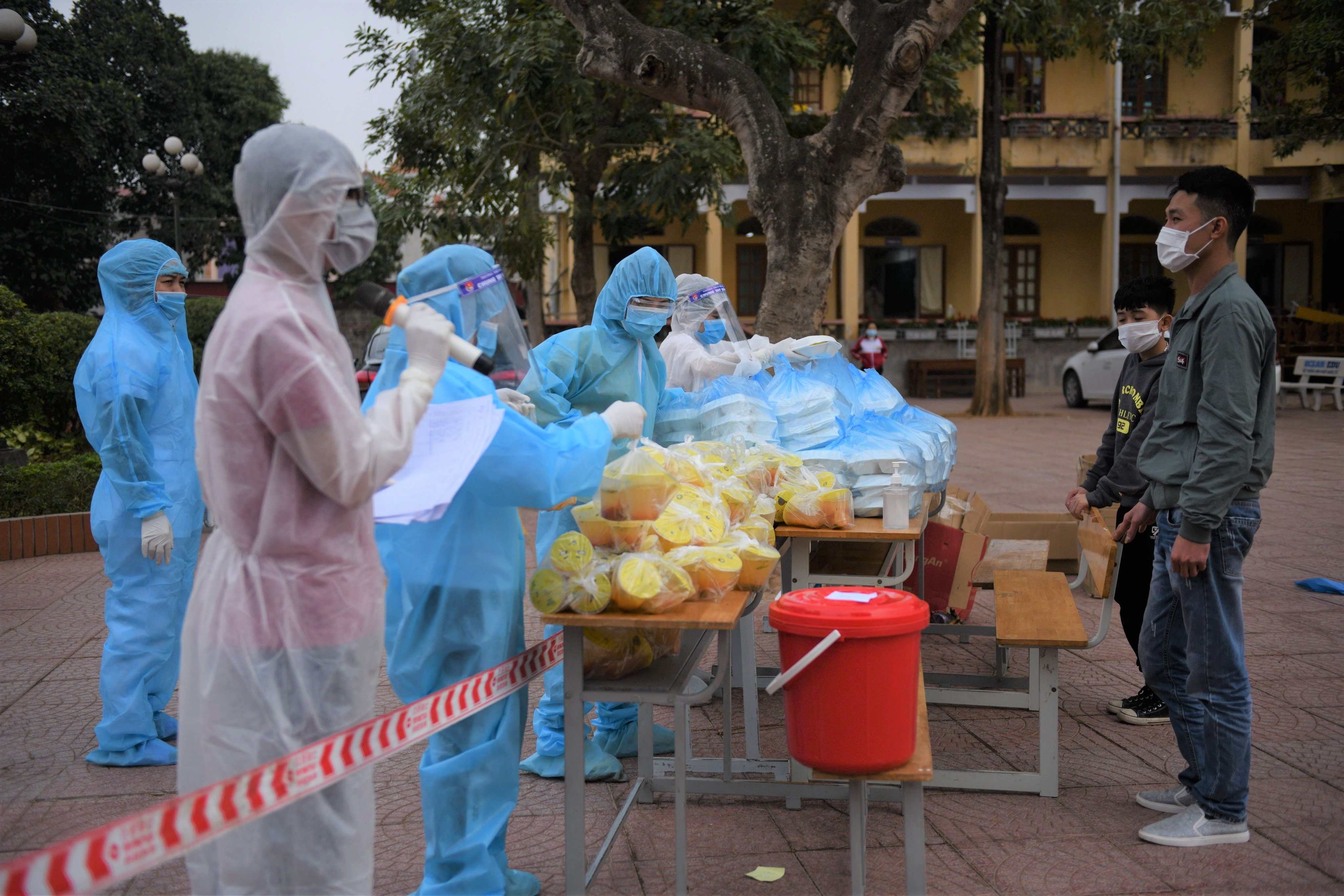 ngay Tet o khu cach ly hoc sinh anh 4