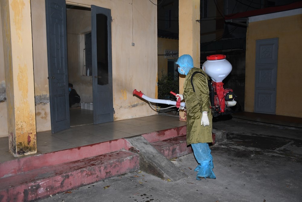 34 thanh nien thong chot dich anh 2