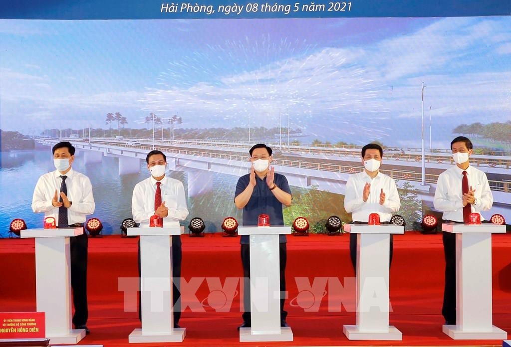 Chu tich Quoc hoi du le khoi cong anh 1