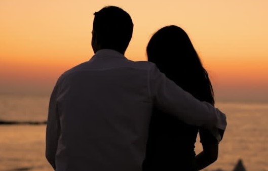 Hon nhau trong cong vien, doi nam nu o Hai Duong bi phat 4 trieu hinh anh