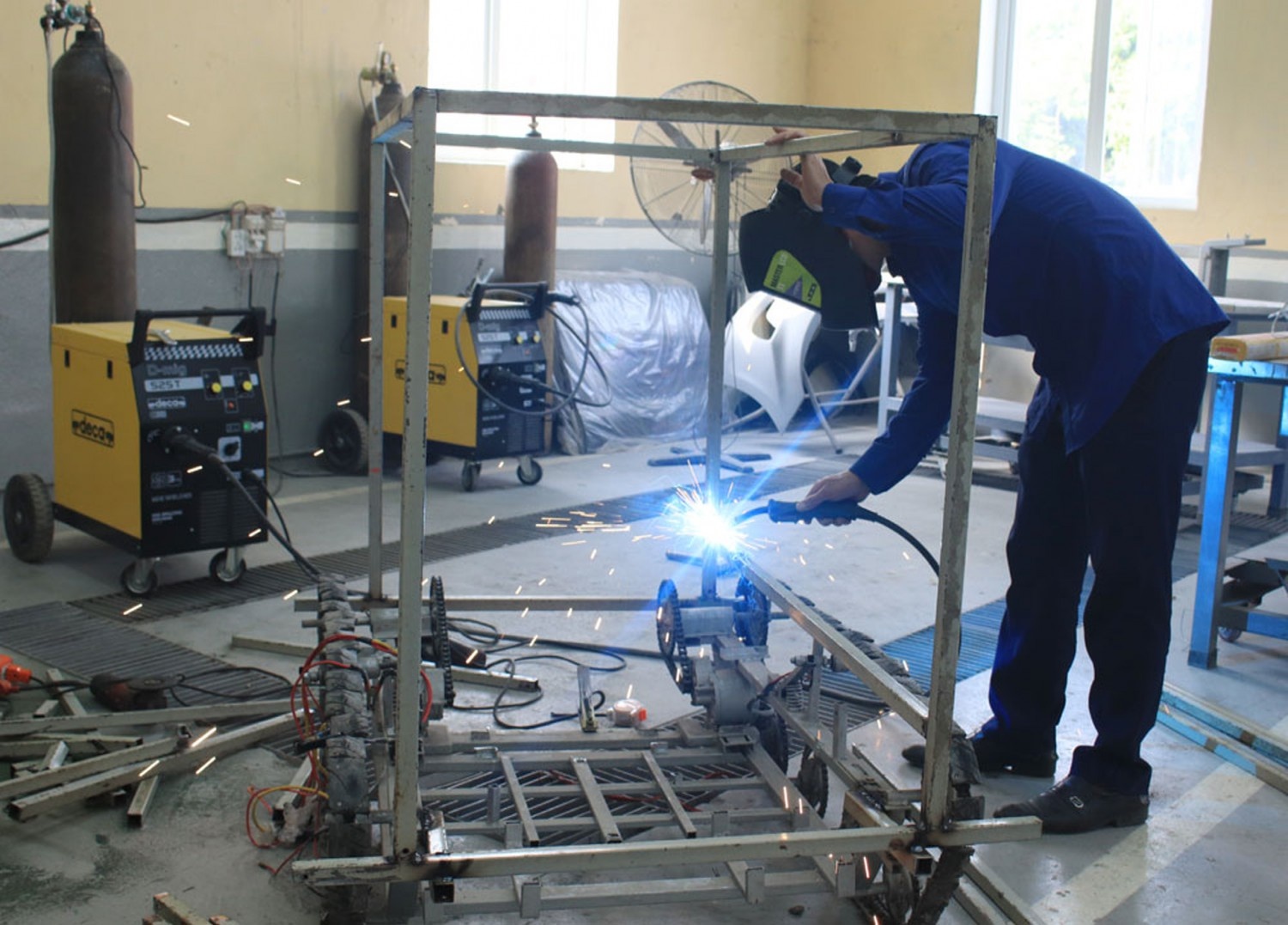 che tao robot van chuyen nhu yeu pham anh 1