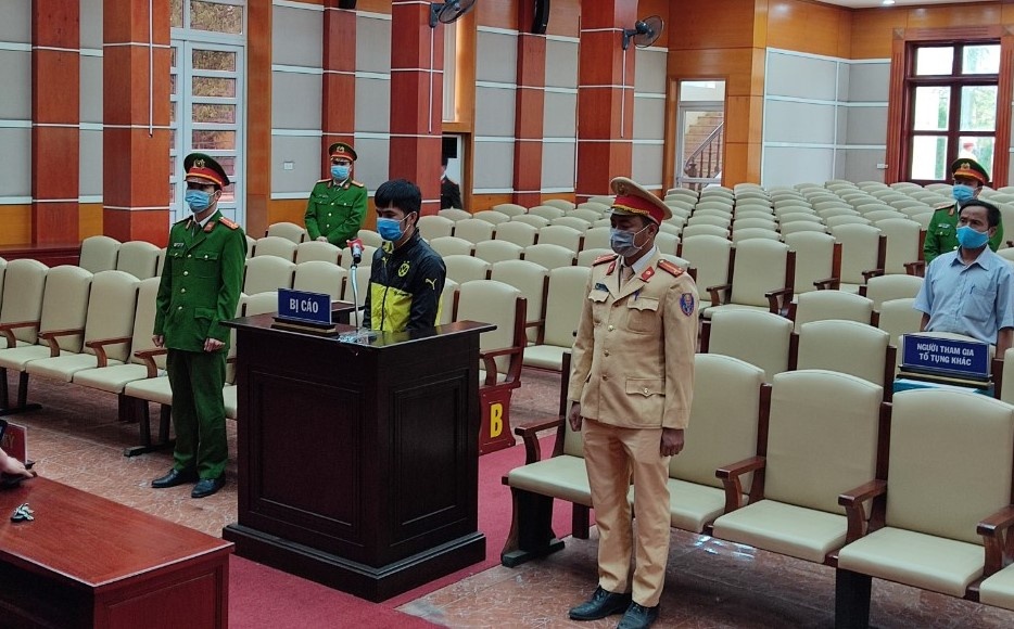 ke dam vao mat cong an linh an anh 1