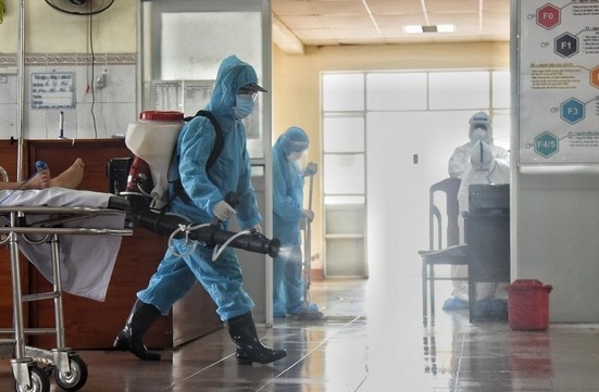 Benh nhan dieu tri cach ly tu vong do viem phoi cap tinh hinh anh