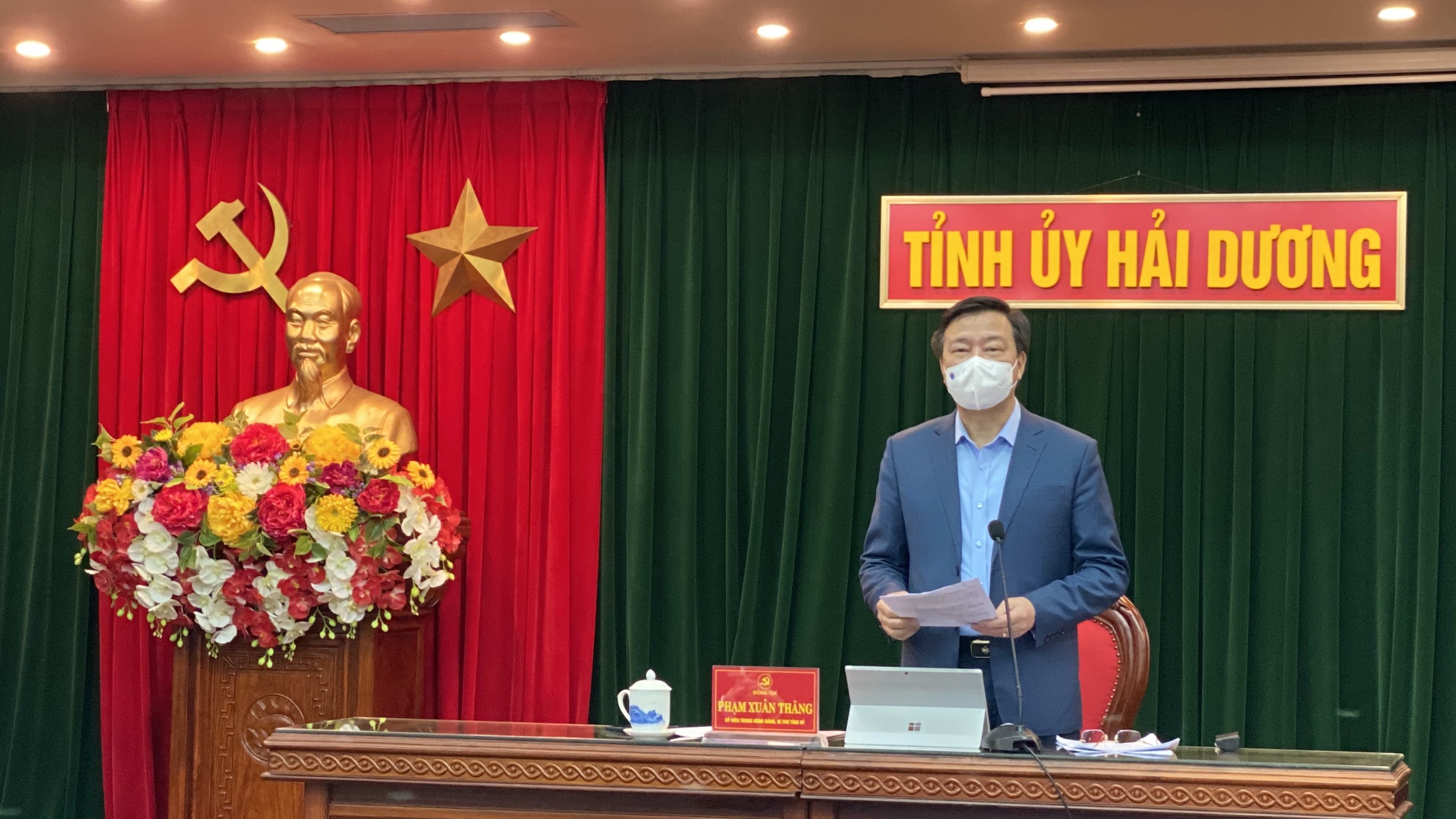 hai duong ket thuc gian cach anh 1