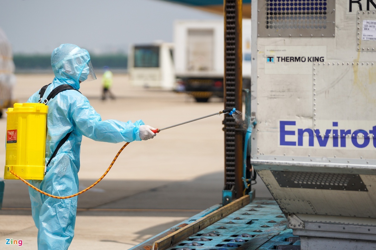 Hai Duong tiem vaccine Covid anh 1