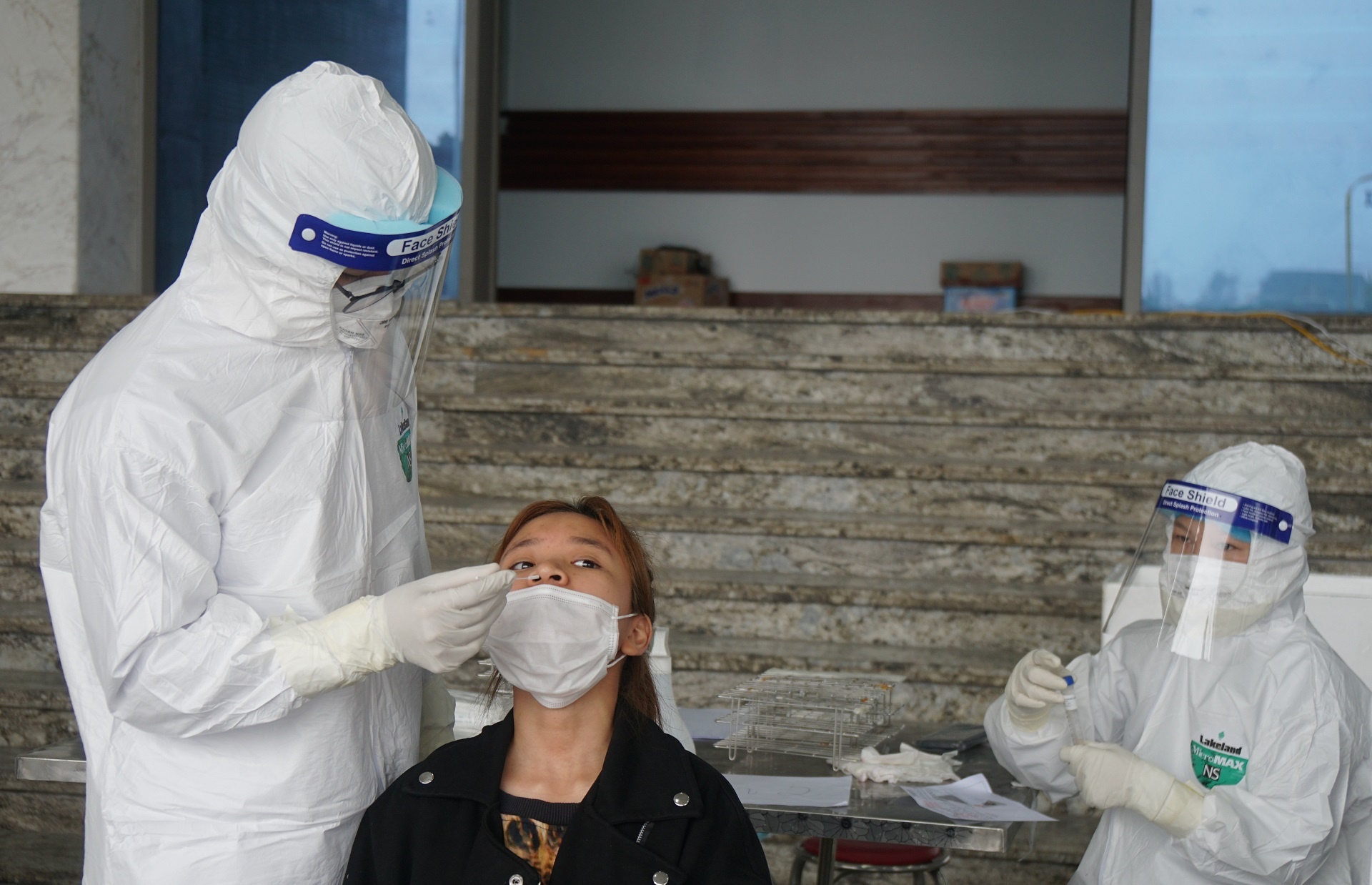 nu sinh Hai Duong nghi nhiem anh 1