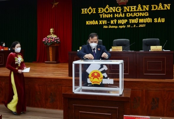 Hai Duong co 2 tan pho chu tich tinh hinh anh