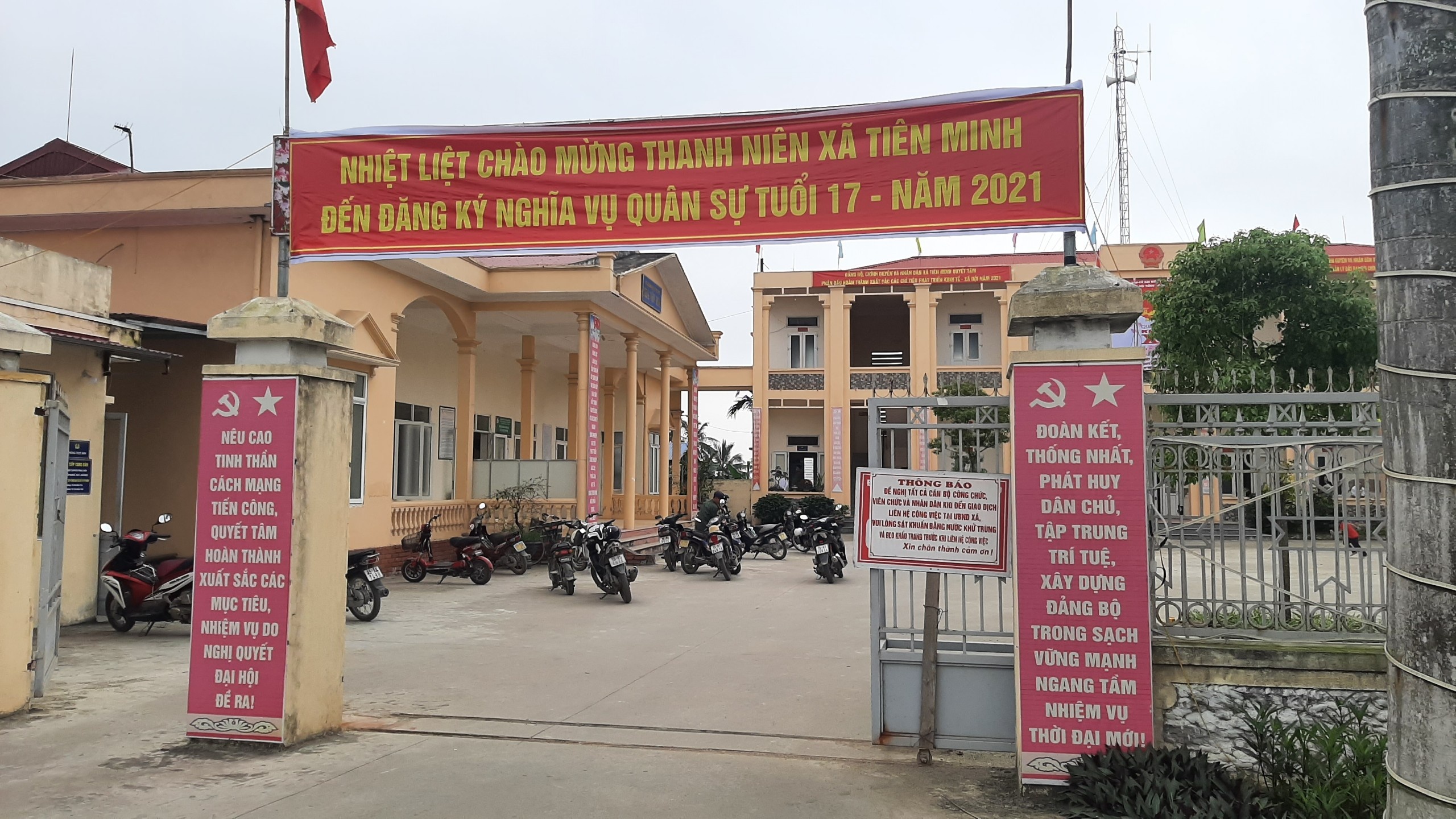 thêm 3 cán bộ công an bị đình chỉ ảnh 1 them 3 can bo cong an bi dinh chi anh 1