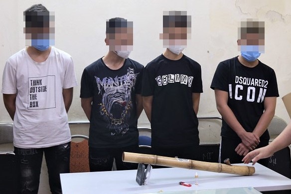 4 nam sinh THPT su dung ma tuy tai quan tra da hinh anh