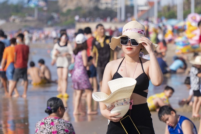 Hai Phong dung don khach du lich den Cat Ba hinh anh