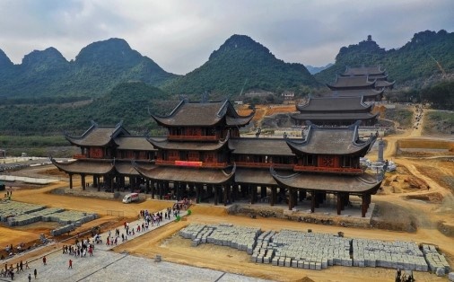 Hai Duong tim nguoi tung den chua Tam Chuc lien quan ca mac Covid-19 hinh anh