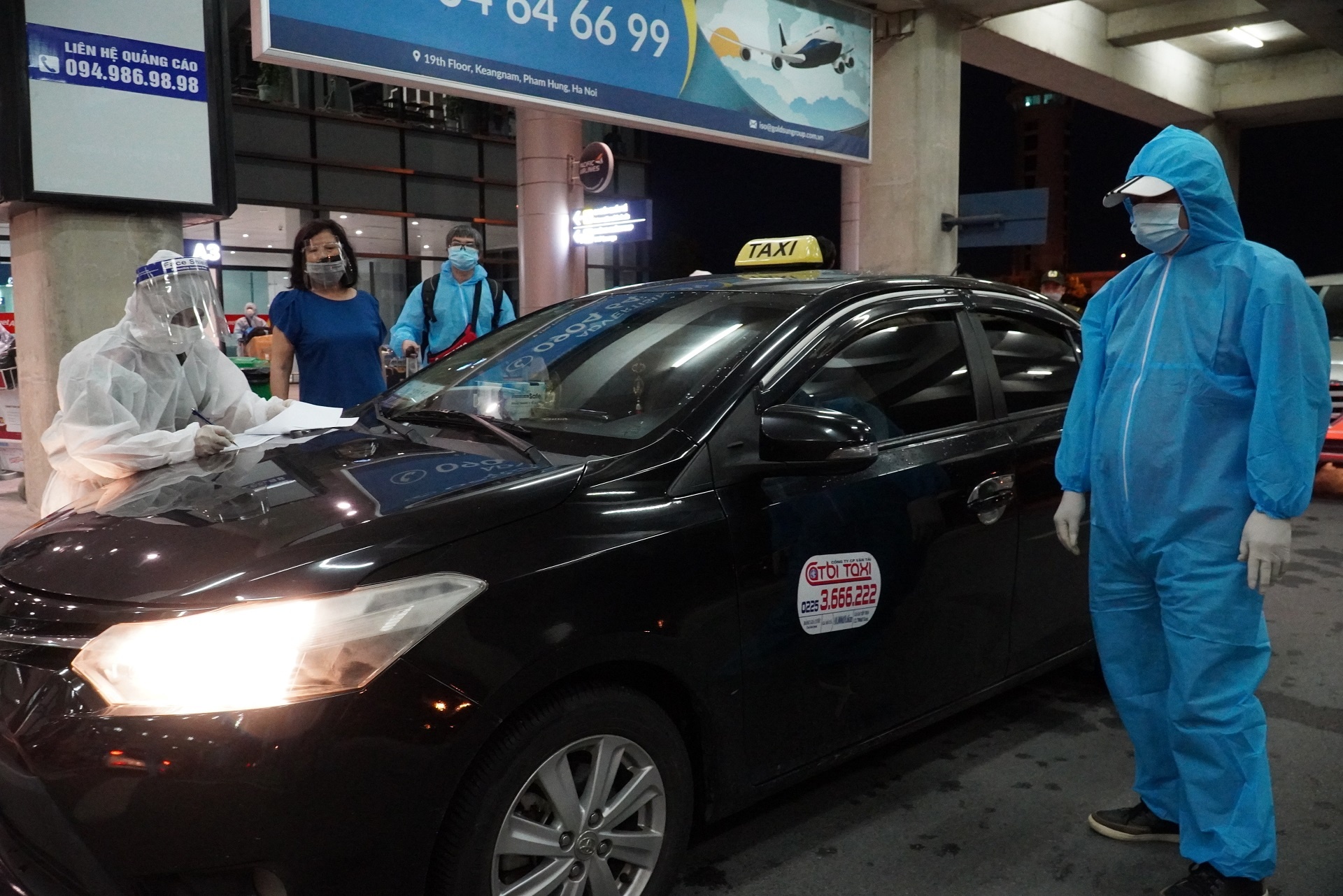 van chuyen khach tai san bay Cat Bi anh 1