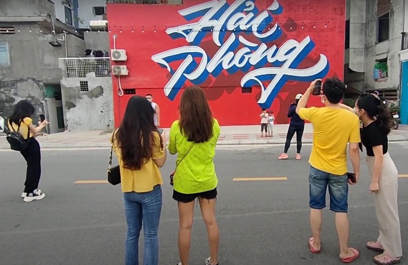 che bạt bức tường check-in ảnh 1 che bat buc tuong check-in anh 1