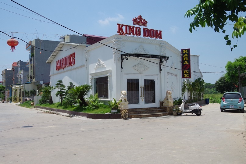 quán karaoke đục tường đón khách ảnh 2 quan karaoke duc tuong don khach anh 2