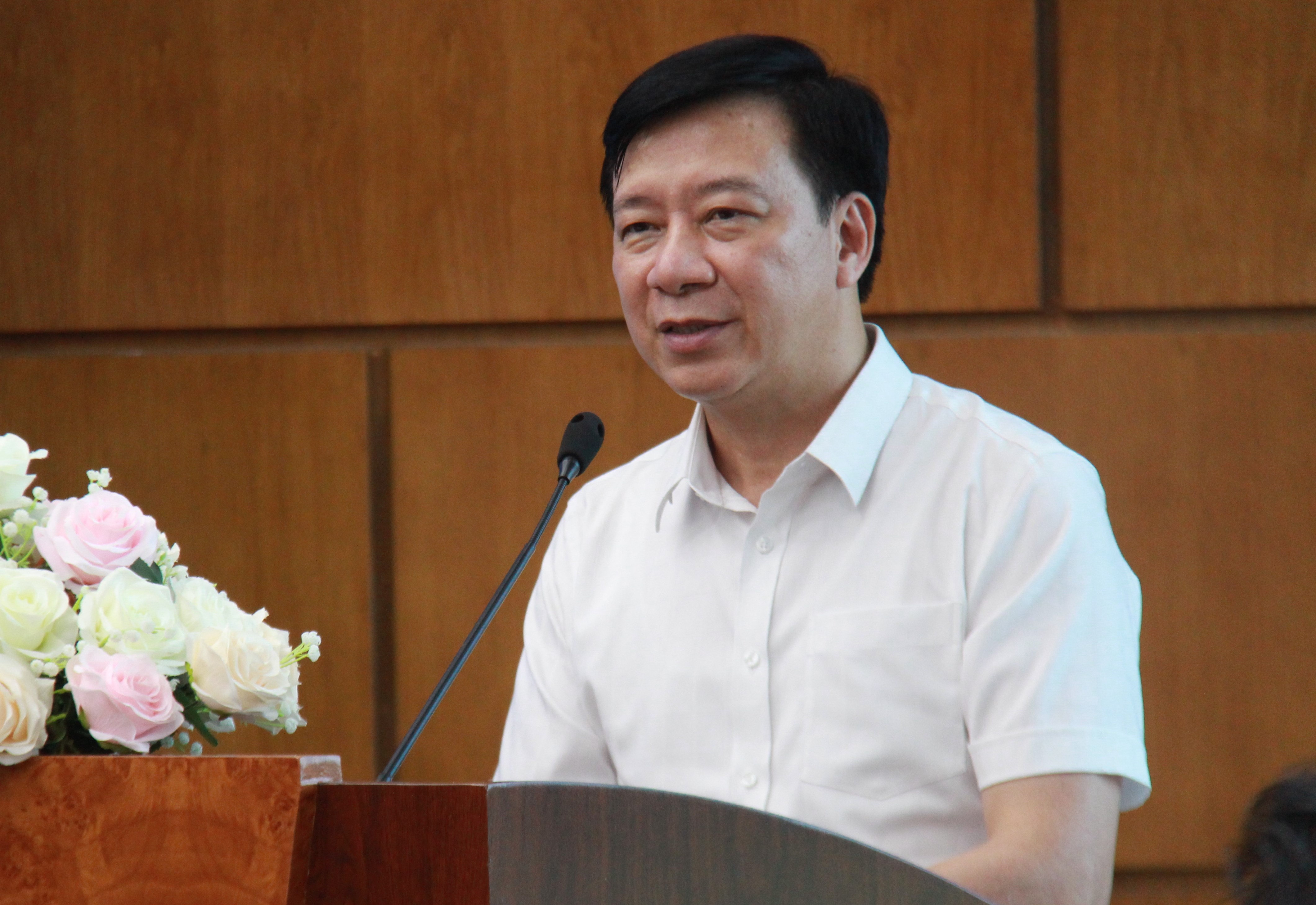 TP Hai Duong xem xet gian cach anh 1