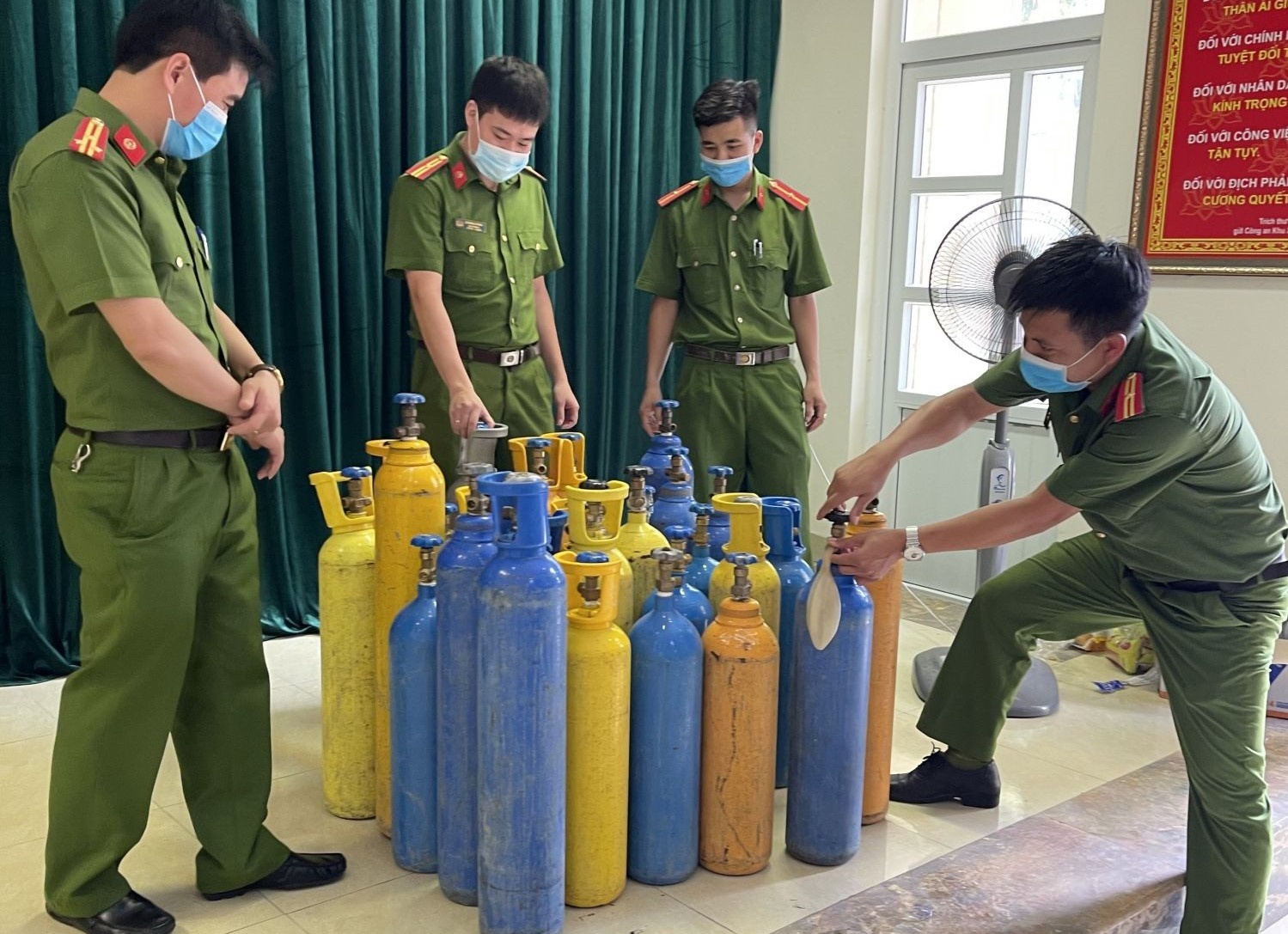 cho 40 khach bay lac anh 3