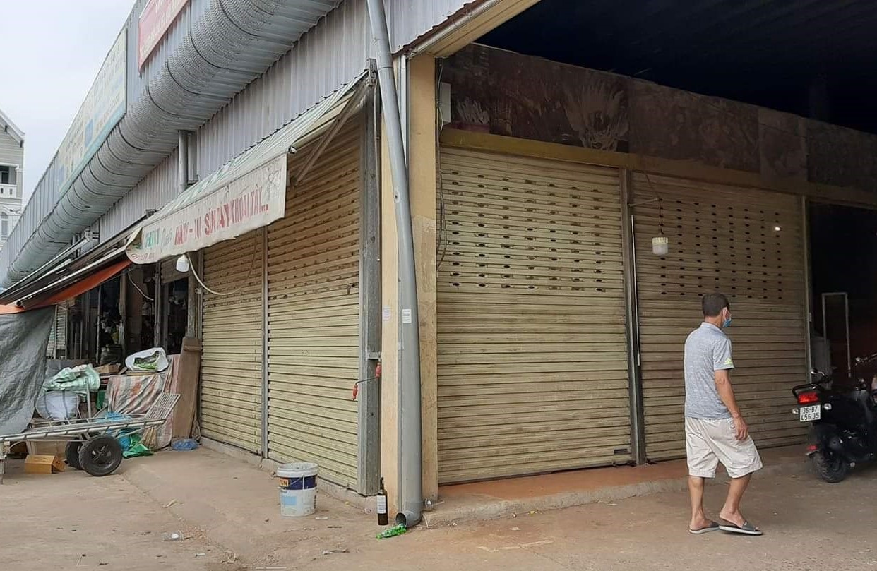 chủ ki-ốt bị đâm ảnh 2 chu ki-ot bi dam anh 2