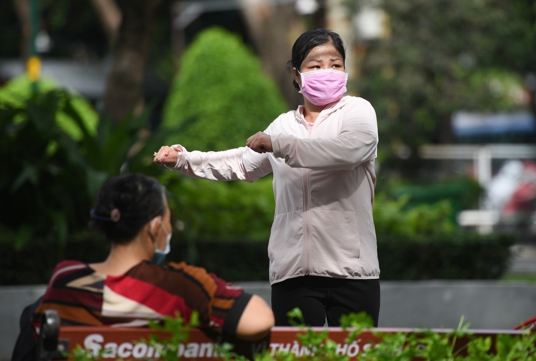 Hai Phong dong cua cong vien sau mot ngay mo lai hinh anh