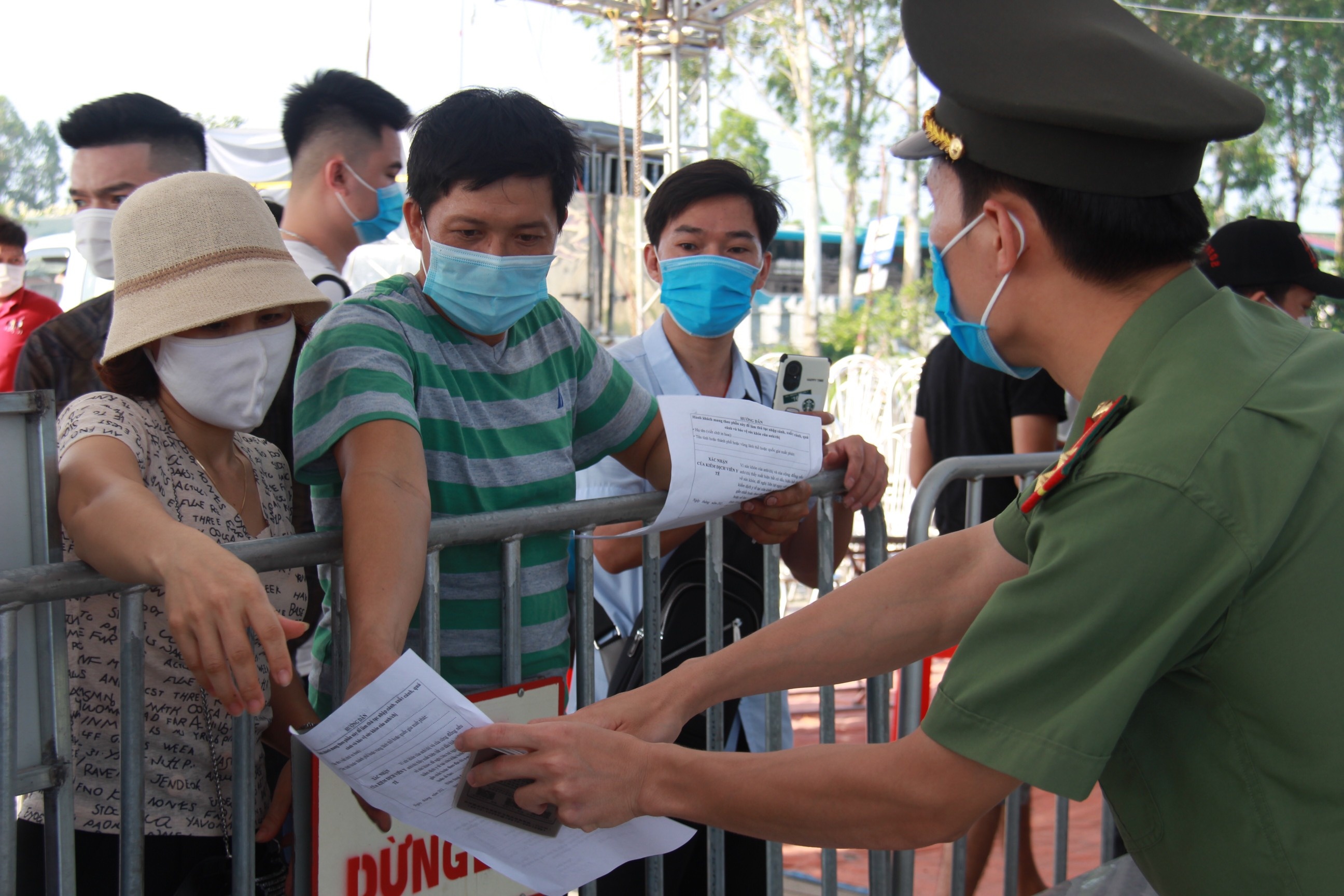 nguoi dan khong ve tu TP.HCM anh 2