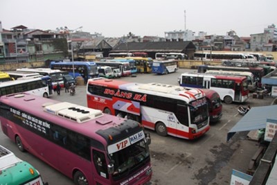Hai Phong tam dung van tai hanh khach di Nghe An hinh anh
