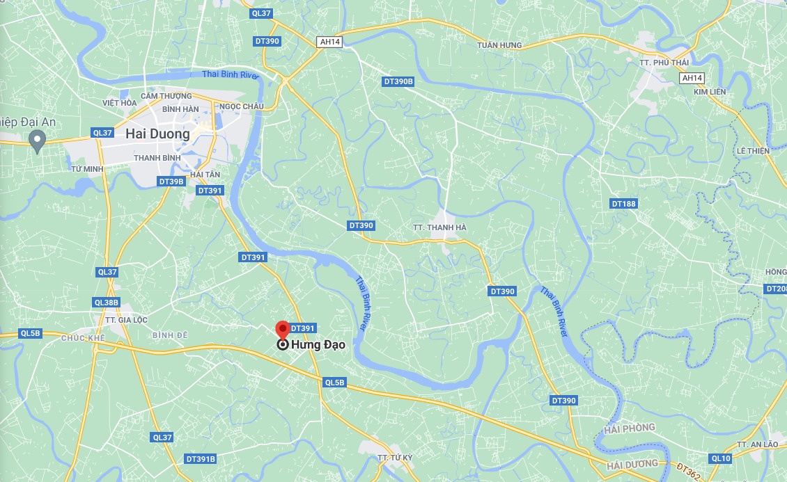 hai chi em sinh doi duoi nuoc anh 2