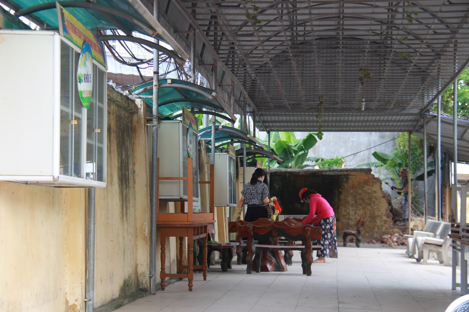 buc tuong co nguy co do sap anh 7