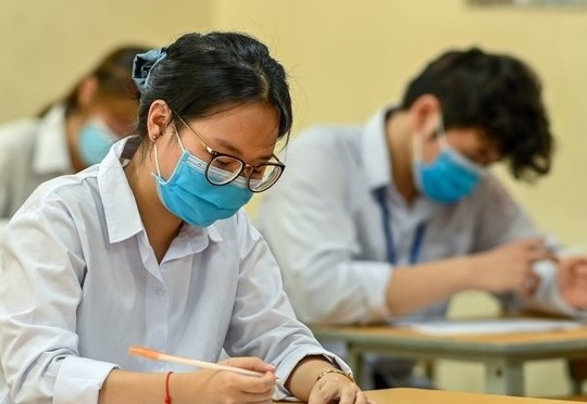 Hai Phong cho hoc sinh khoi 12 tro lai truong on tap hinh anh