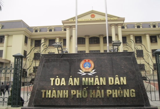 Nu tham phan o Hai Phong bi 3 ke la mat tat chat ban hinh anh
