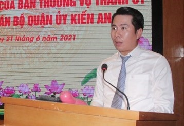 Hai Phong co 2 pho bi thu quan uy 9X hinh anh