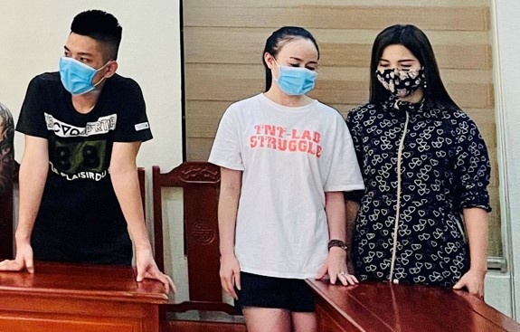 Dai ma tuy 10 nguoi de chia tay dan em ra toa hinh anh