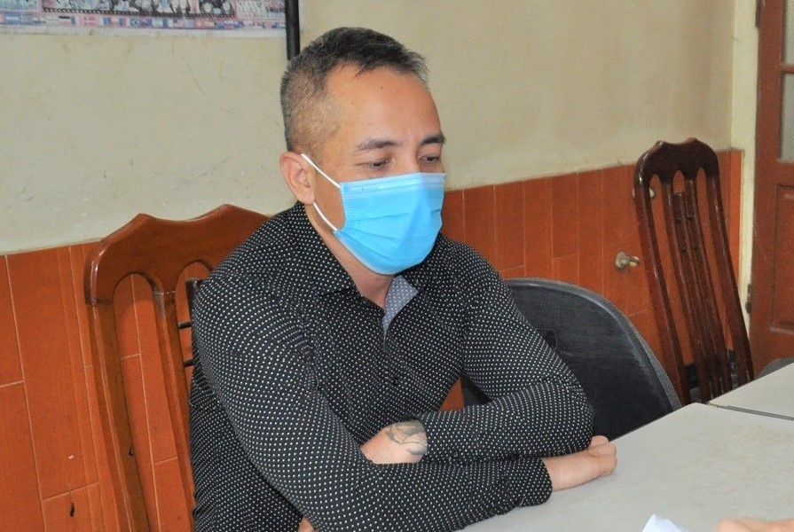 Bat tam giam nguoi to chuc cho benh nhan Covid-19 vuot bien sang Lao hinh anh