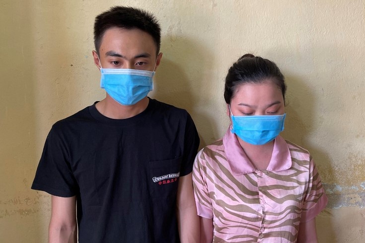 Nhan tin trung thuong, doi nam nu lua hang chuc nguoi hinh anh