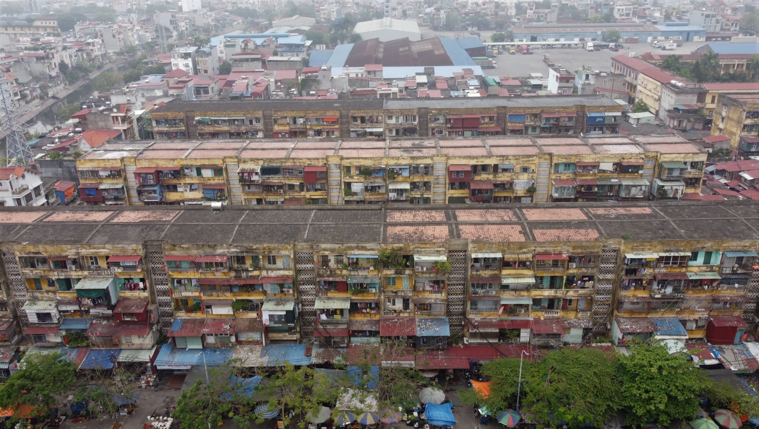 song nom nop trong khu tap the anh 13