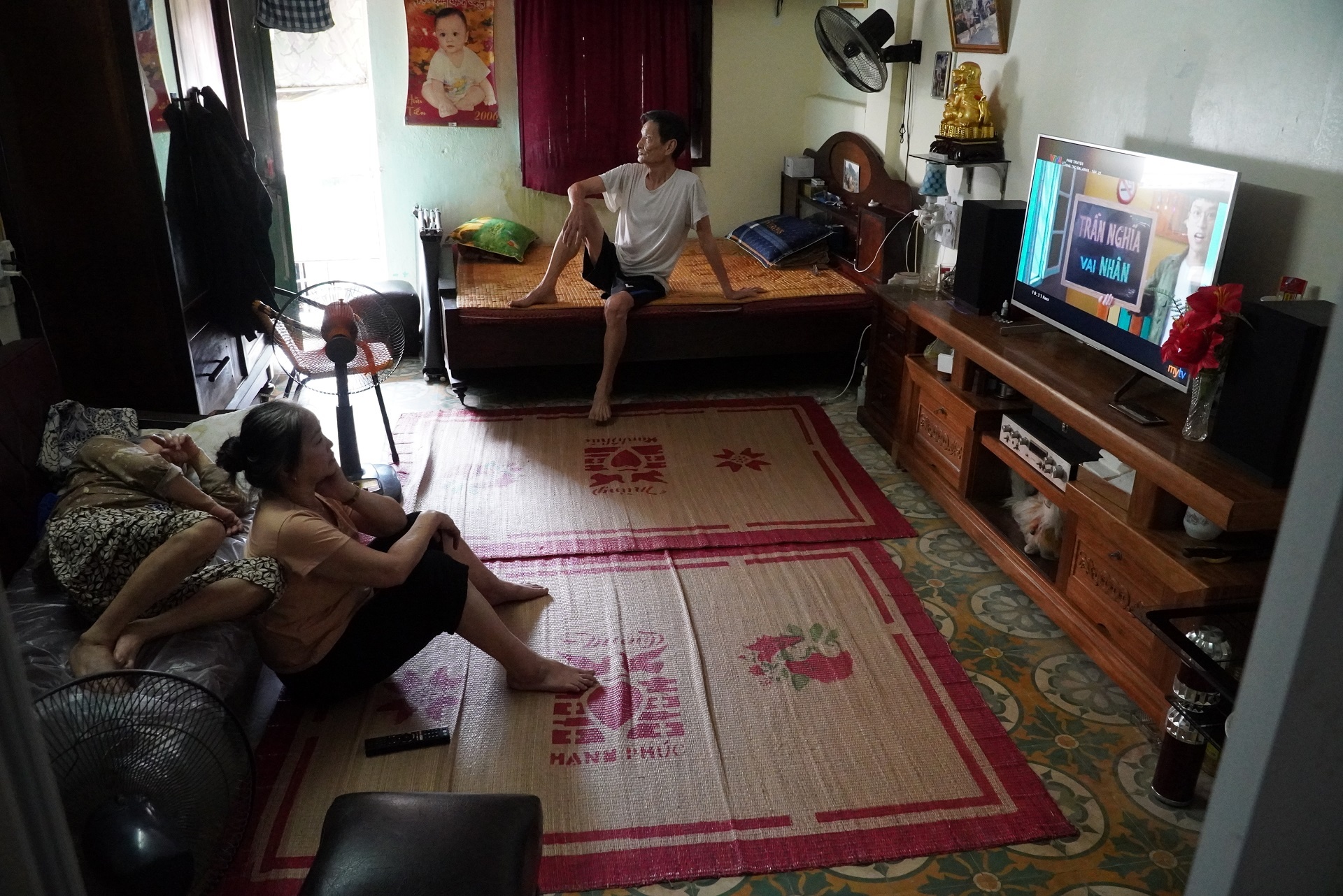 song nom nop trong khu tap the anh 8