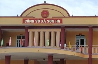 Nhan tin voi tien doanh nghiep, chu tich xa bi cach chuc hinh anh