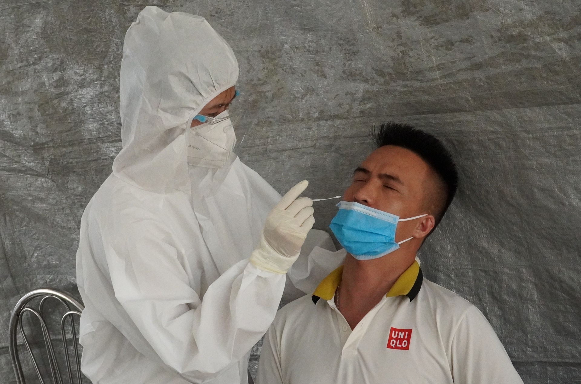 ngay dau xet nghiem tai cua ngo anh 6