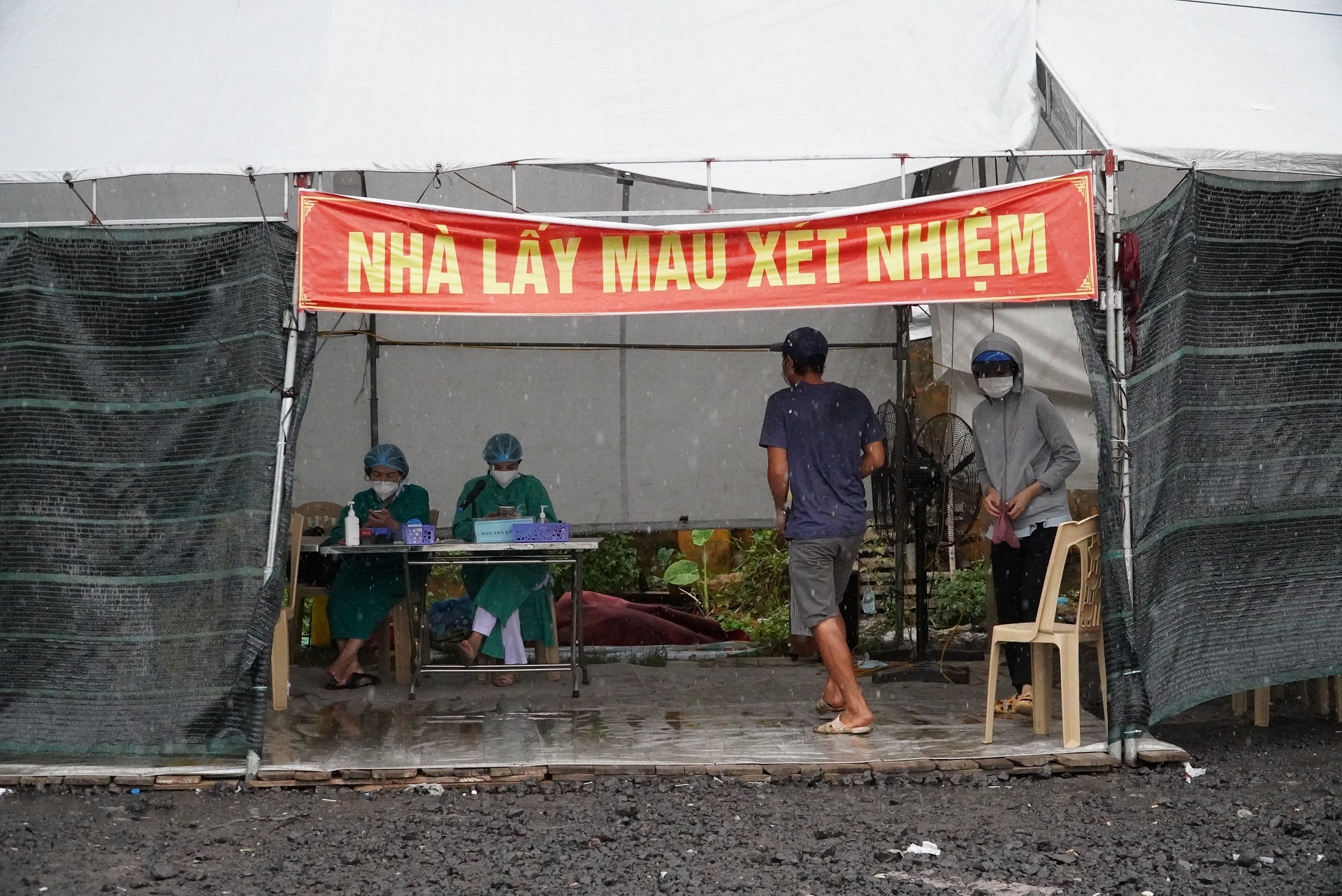 cua ngo Hai Phong un tac anh 5