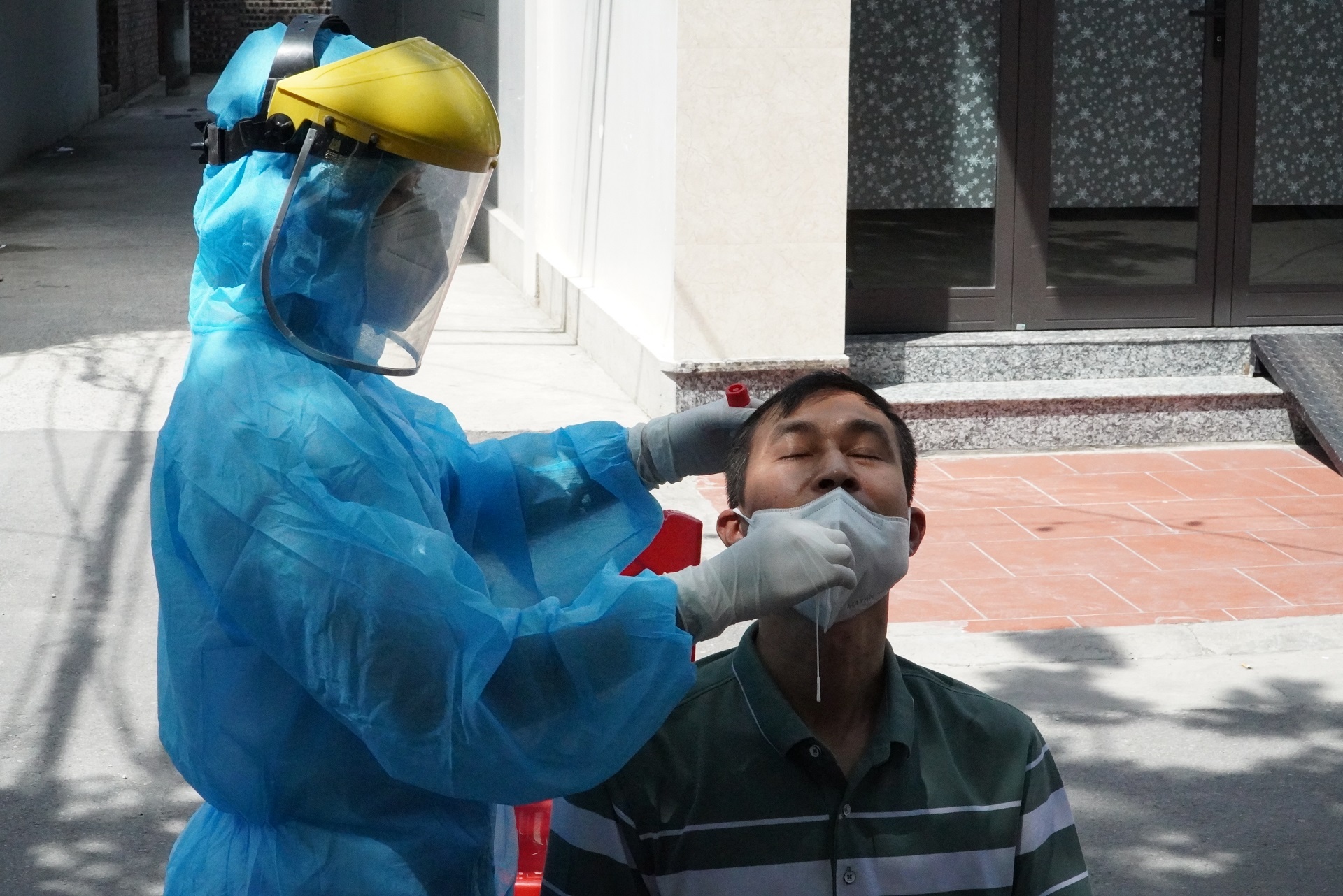 Hai Phong xet nghiem cho 200 nguoi anh 8